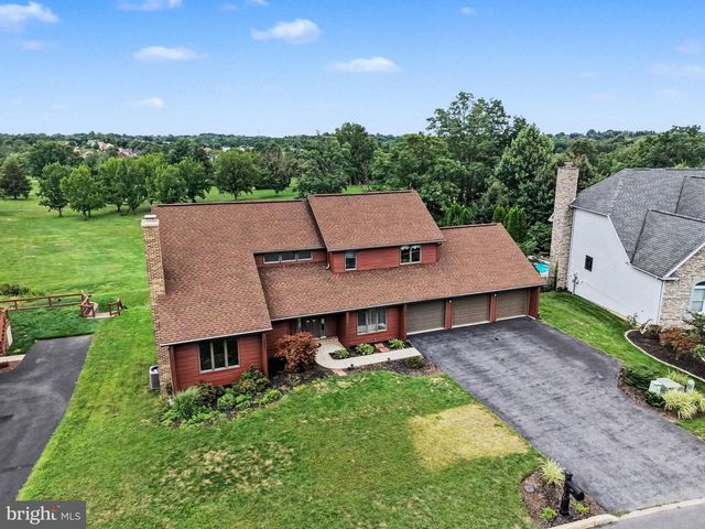 2093 FAIRWAY LN, Harrisburg, PA 17112