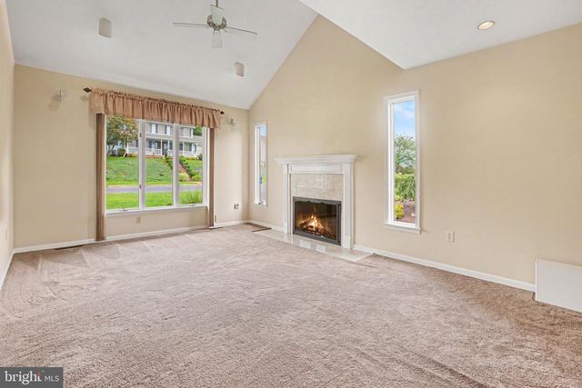 2093 FAIRWAY LN, Harrisburg, PA 17112