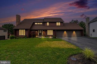 2093 FAIRWAY LN, Harrisburg, PA 17112
