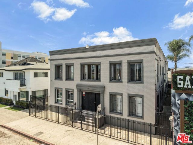 4309 S Main Street, Los Angeles, CA 90037