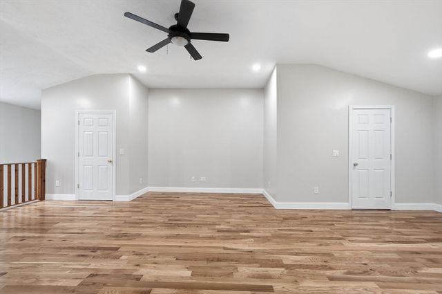 8 Ash St, Plymouth, MA 02360