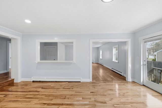 8 Ash St, Plymouth, MA 02360