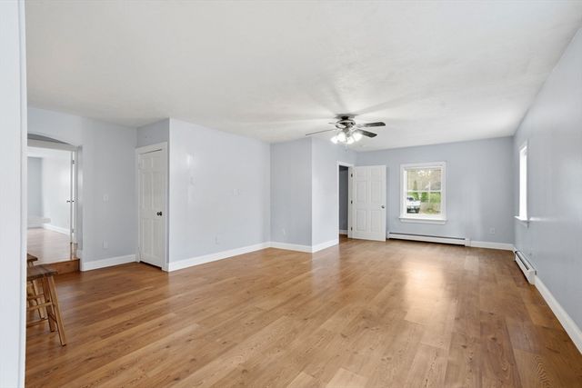 8 Ash St, Plymouth, MA 02360