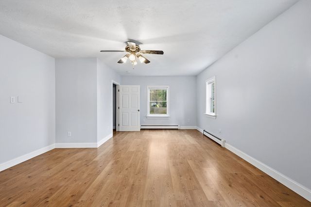 8 Ash St, Plymouth, MA 02360