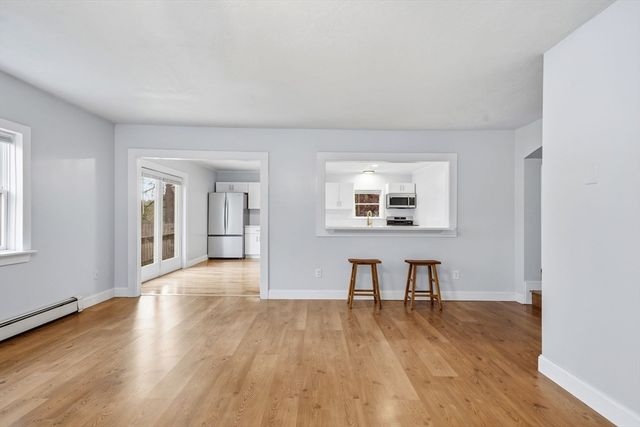 8 Ash St, Plymouth, MA 02360