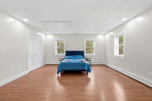 8 Ash St, Plymouth, MA 02360