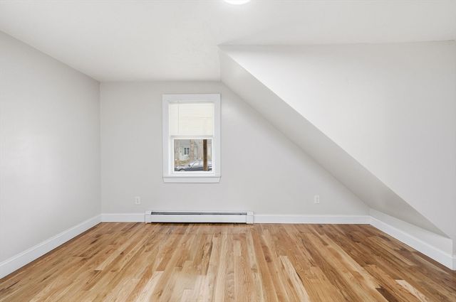 8 Ash St, Plymouth, MA 02360