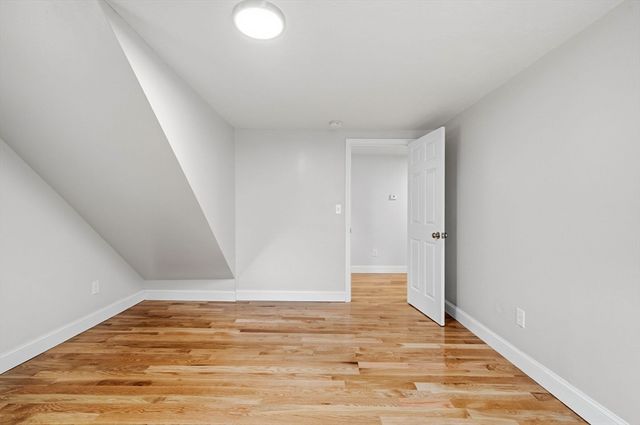 8 Ash St, Plymouth, MA 02360