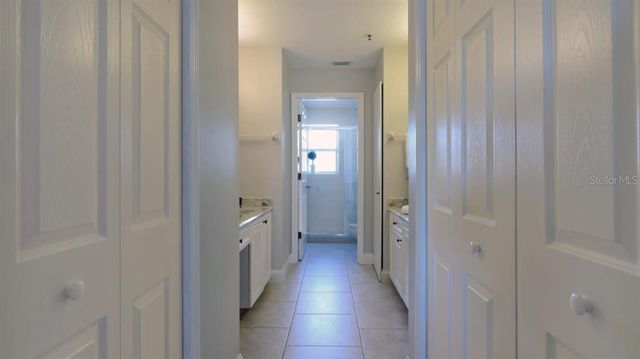 1228 SIESTA BAYSIDE DRIVE 1228-C, Sarasota, FL 34242