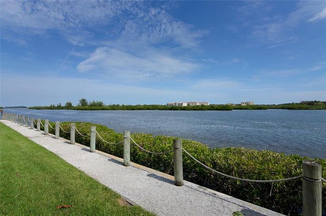 1228 SIESTA BAYSIDE DRIVE 1228-C, Sarasota, FL 34242
