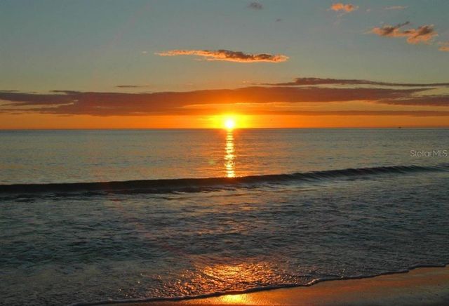 1228 SIESTA BAYSIDE DRIVE 1228-C, Sarasota, FL 34242