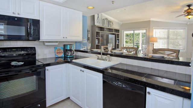 1228 SIESTA BAYSIDE DRIVE 1228-C, Sarasota, FL 34242