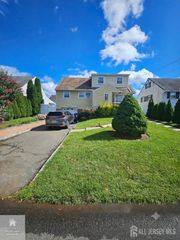 136 Isabelle Street, Menlo Park Terrace, NJ 08840
