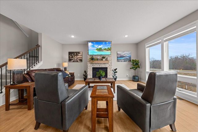 10125 Shadyview Lane N, Maple Grove, MN 55311