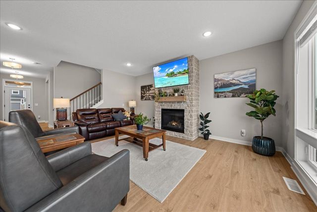 10125 Shadyview Lane N, Maple Grove, MN 55311