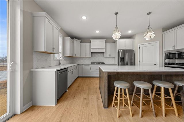 10125 Shadyview Lane N, Maple Grove, MN 55311