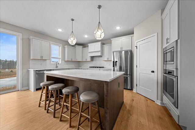 10125 Shadyview Lane N, Maple Grove, MN 55311