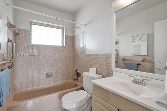 4731 NW 10th Court 314, Plantation, FL 33313