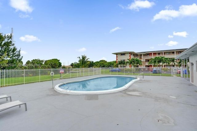 4731 NW 10th Court 314, Plantation, FL 33313