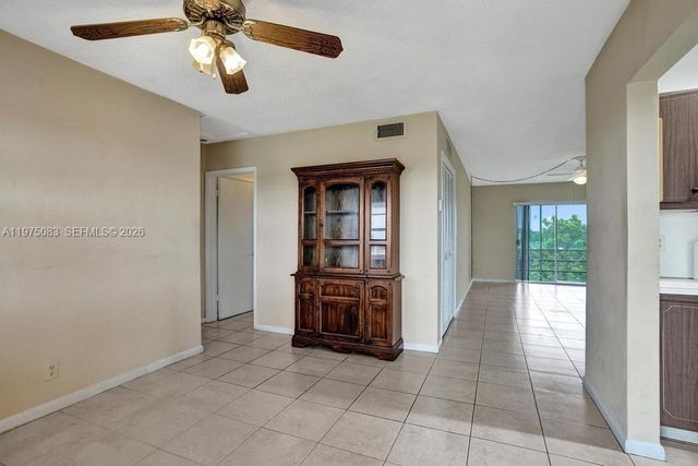 4731 NW 10th Court 314, Plantation, FL 33313
