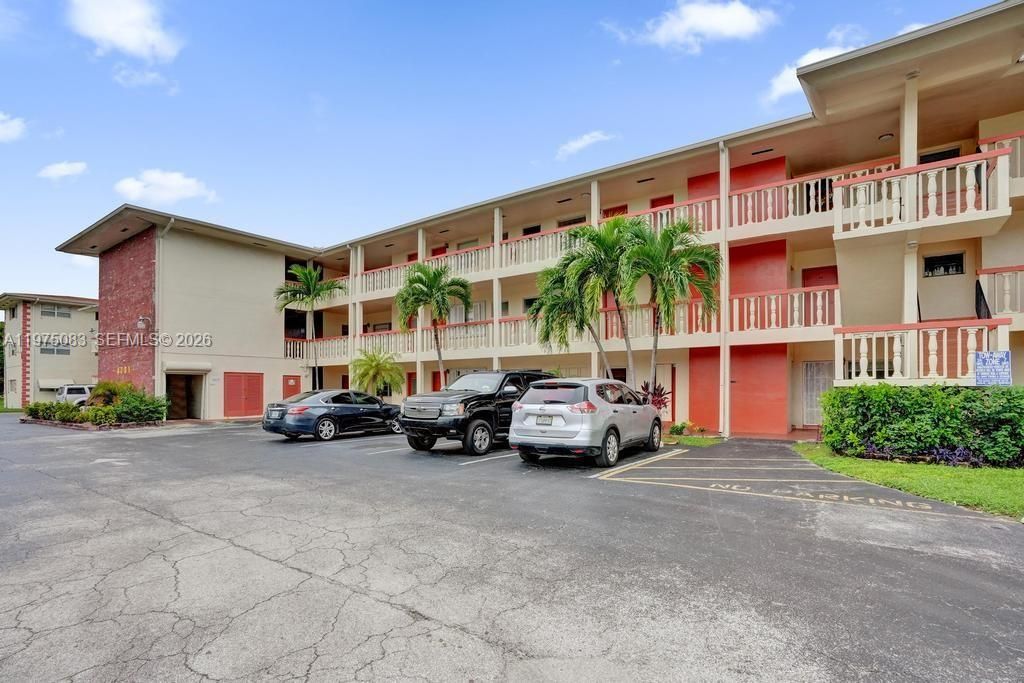 4731 NW 10th Court 314, Plantation, FL 33313