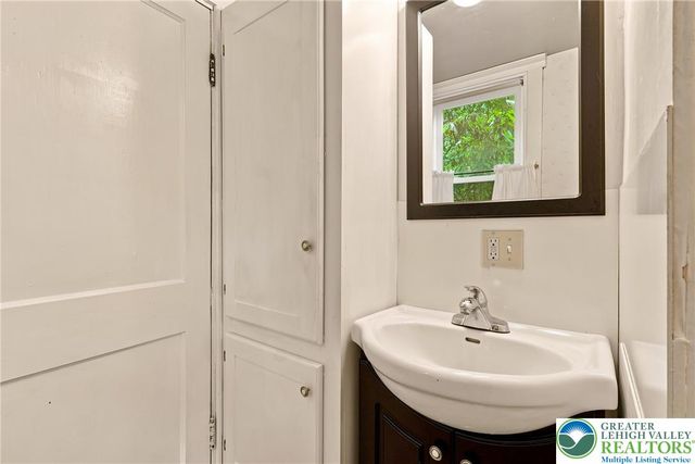 4400 East Texas Road, Allentown City, PA 18103