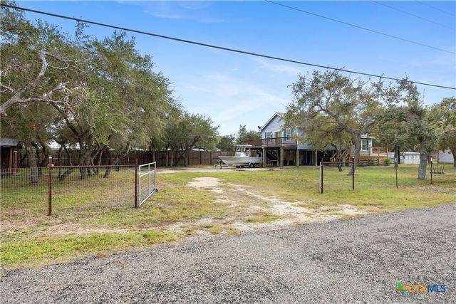 118 S WALKER Road, Aransas Pass, TX 78336