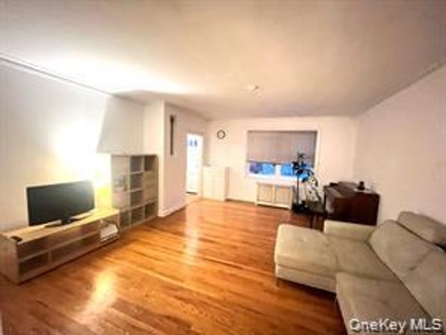 1945 Paulding Avenue, Bronx, NY 10462