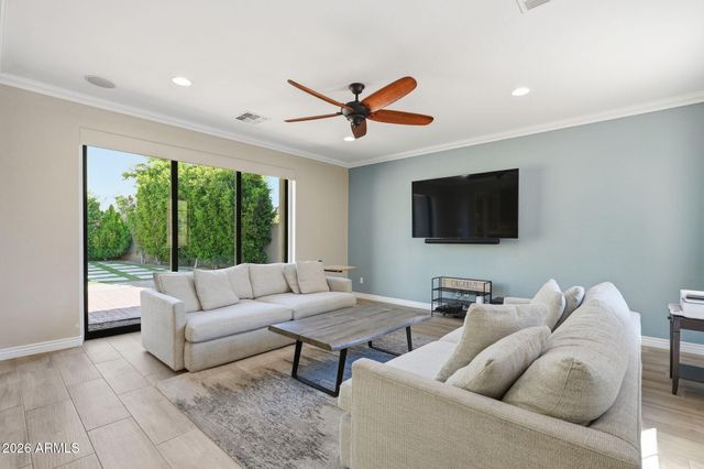 3752 E DONALD Drive, Phoenix, AZ 85050