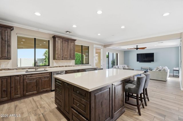 3752 E DONALD Drive, Phoenix, AZ 85050