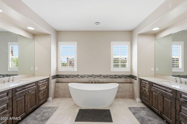 3752 E DONALD Drive, Phoenix, AZ 85050