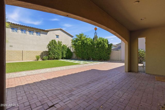 3752 E DONALD Drive, Phoenix, AZ 85050