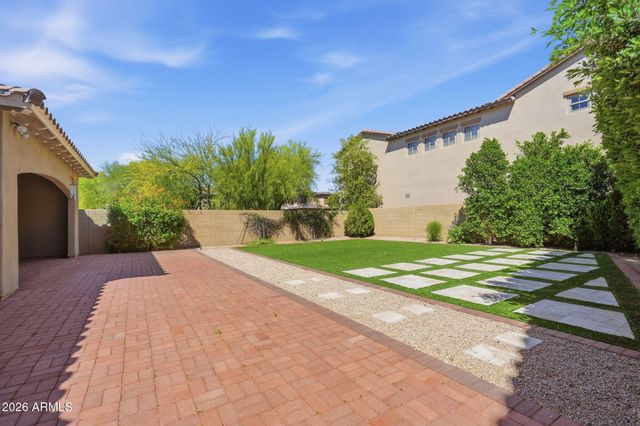 3752 E DONALD Drive, Phoenix, AZ 85050