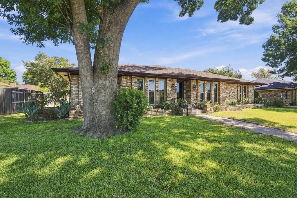 1030 Shadywood Lane, Desoto, TX 75115 — photo 3