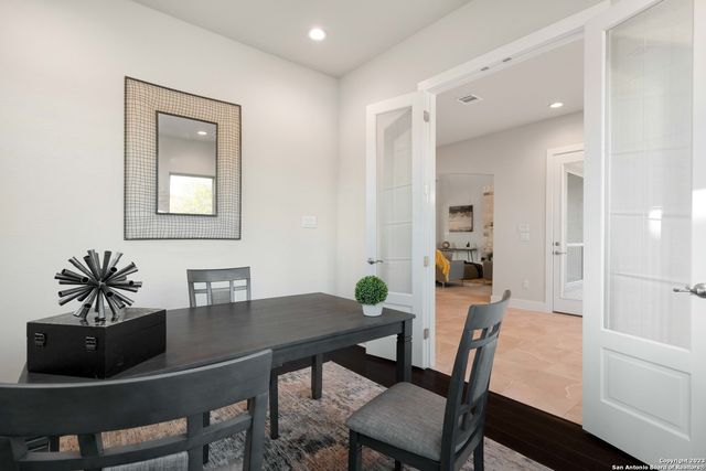 797 LILLY BLF, Castroville, TX 78009