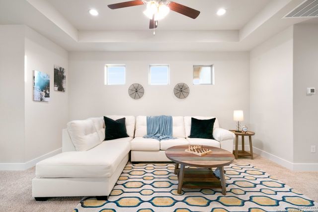 797 LILLY BLF, Castroville, TX 78009