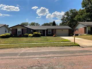 11767 Macrinus Drive, Florissant, MO 63033