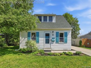 22329 Maxine Street, St. Clair Shores, MI 48080