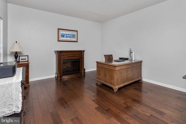 11 NICHOLAS CT, Cream Ridge, NJ 08514
