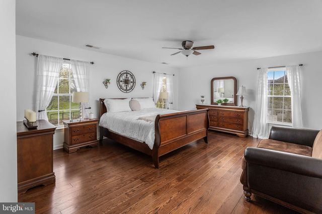 11 NICHOLAS CT, Cream Ridge, NJ 08514