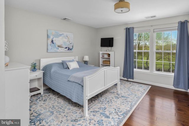 11 NICHOLAS CT, Cream Ridge, NJ 08514