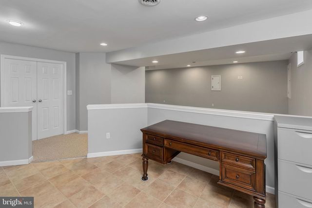 11 NICHOLAS CT, Cream Ridge, NJ 08514