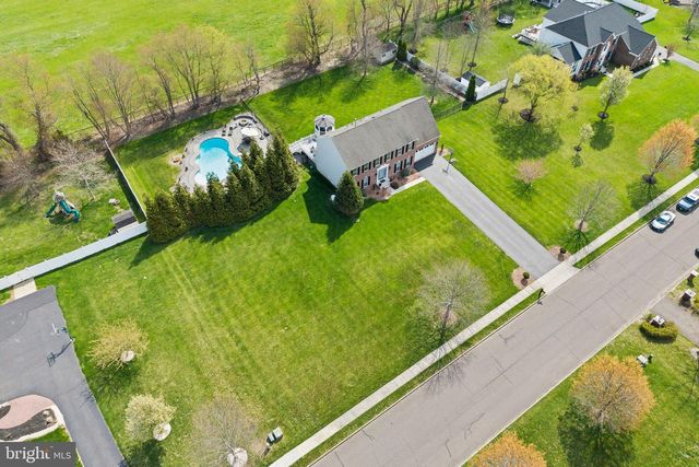 11 NICHOLAS CT, Cream Ridge, NJ 08514