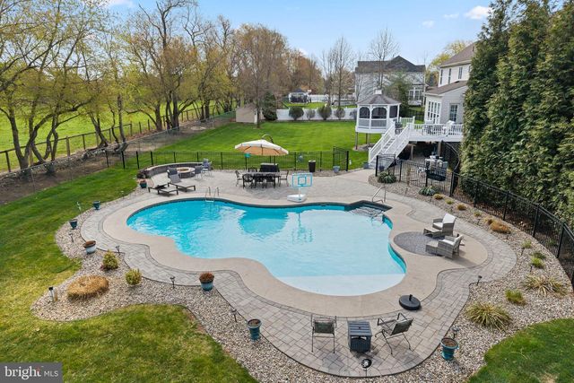 11 NICHOLAS CT, Cream Ridge, NJ 08514