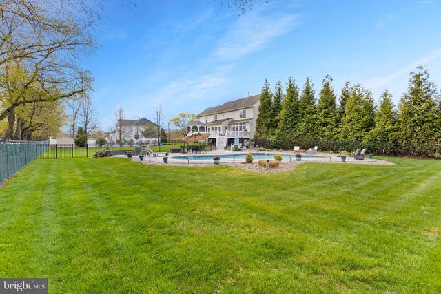 11 NICHOLAS CT, Cream Ridge, NJ 08514