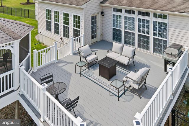 11 NICHOLAS CT, Cream Ridge, NJ 08514