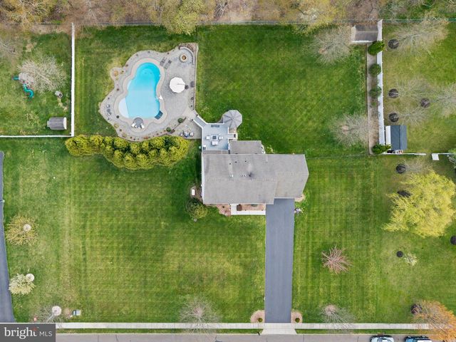 11 NICHOLAS CT, Cream Ridge, NJ 08514