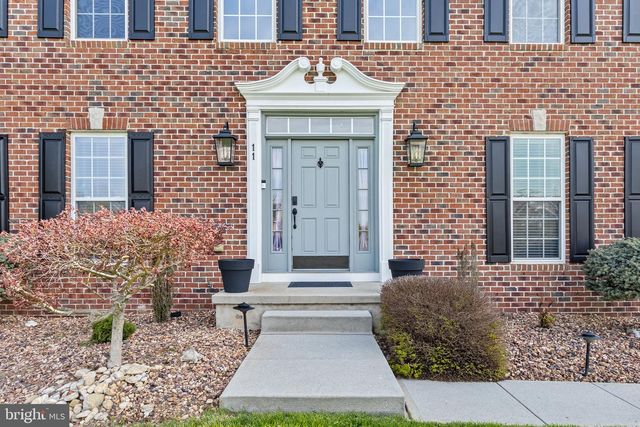 11 NICHOLAS CT, Cream Ridge, NJ 08514