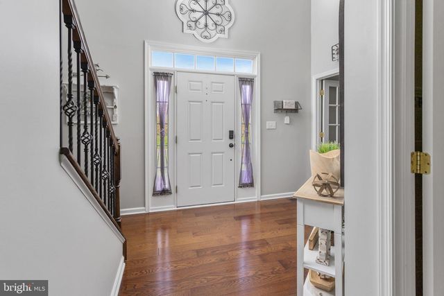 11 NICHOLAS CT, Cream Ridge, NJ 08514