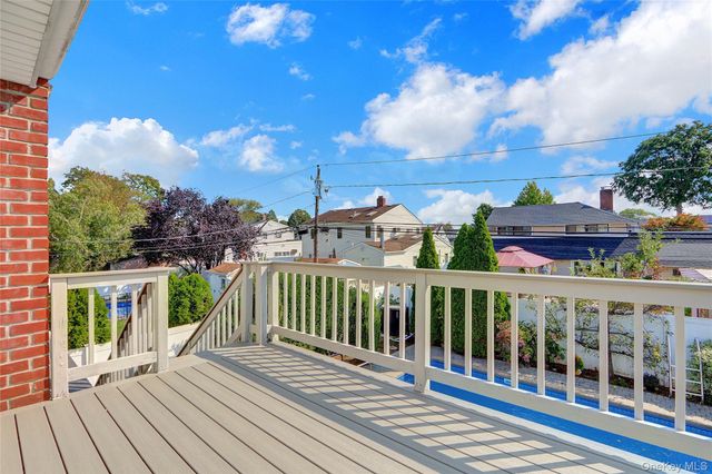 19 Topper Lane, Levittown, NY 11756